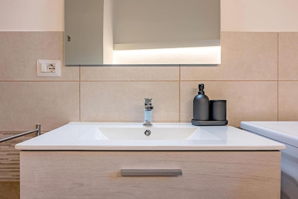 Guest Planet - Cozy Housing Porta Romana M3 มิลาน ภายนอก รูปภาพ
